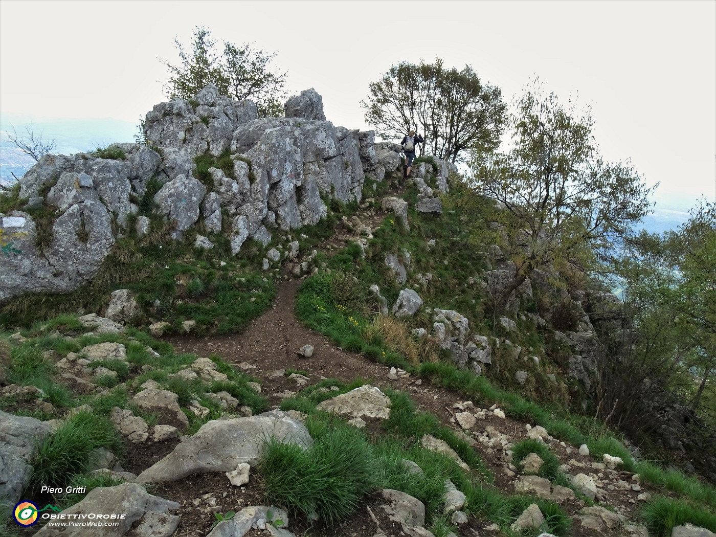 61 Al bivio prendiamo a dx per la variante ripida ma panoramica.JPG